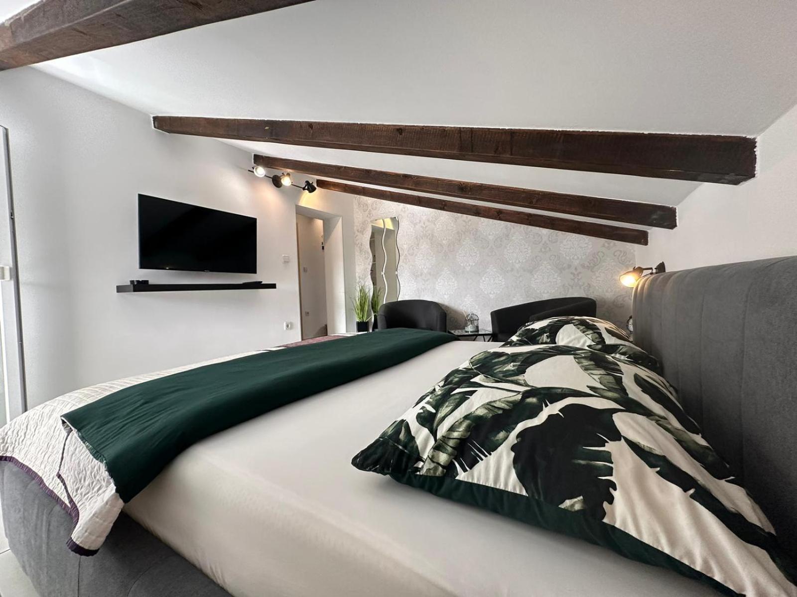 Apartments Prpic 1,Senj セニ エクステリア 写真