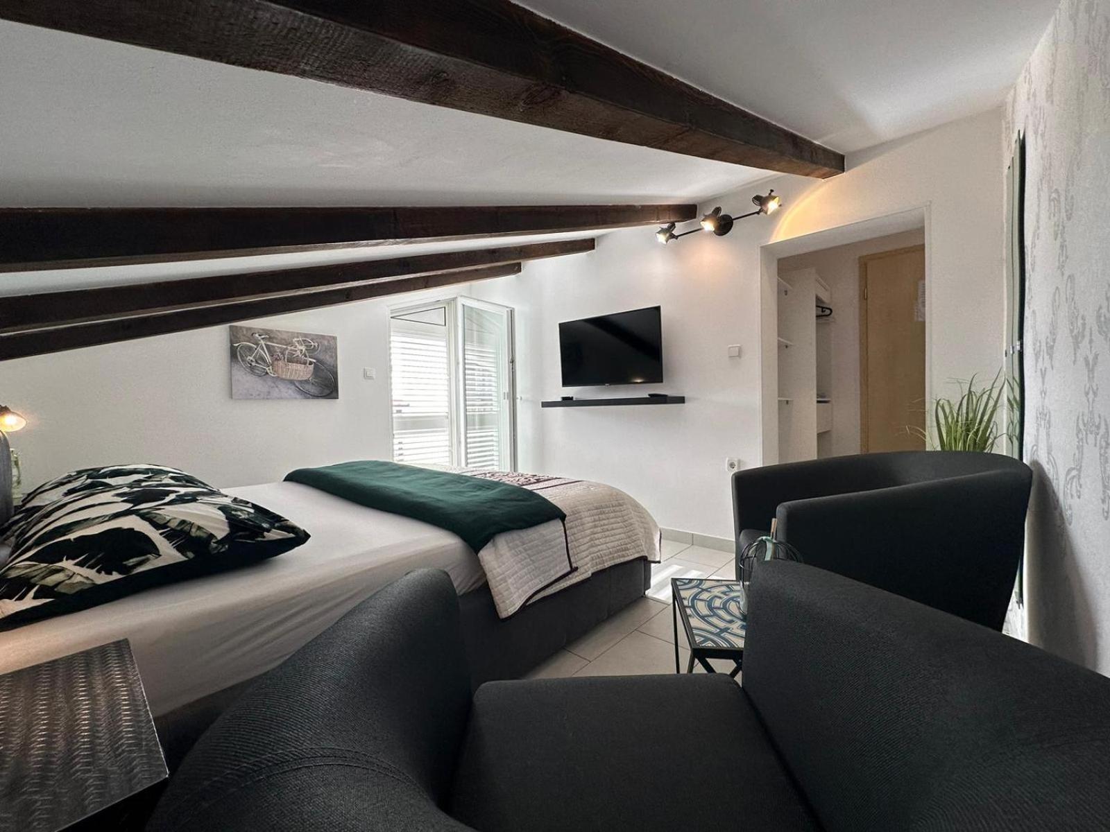 Apartments Prpic 1,Senj セニ エクステリア 写真