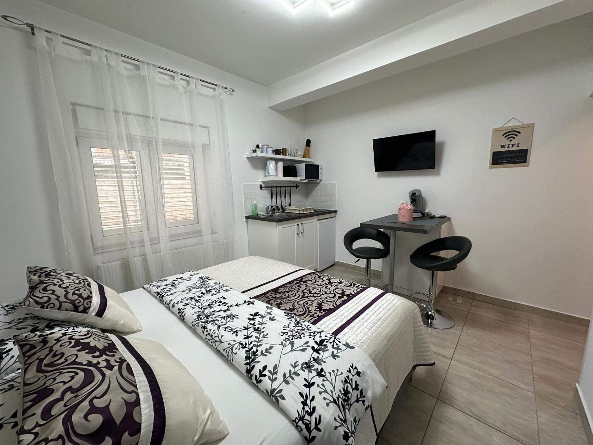 Apartments Prpic 1,Senj セニ エクステリア 写真