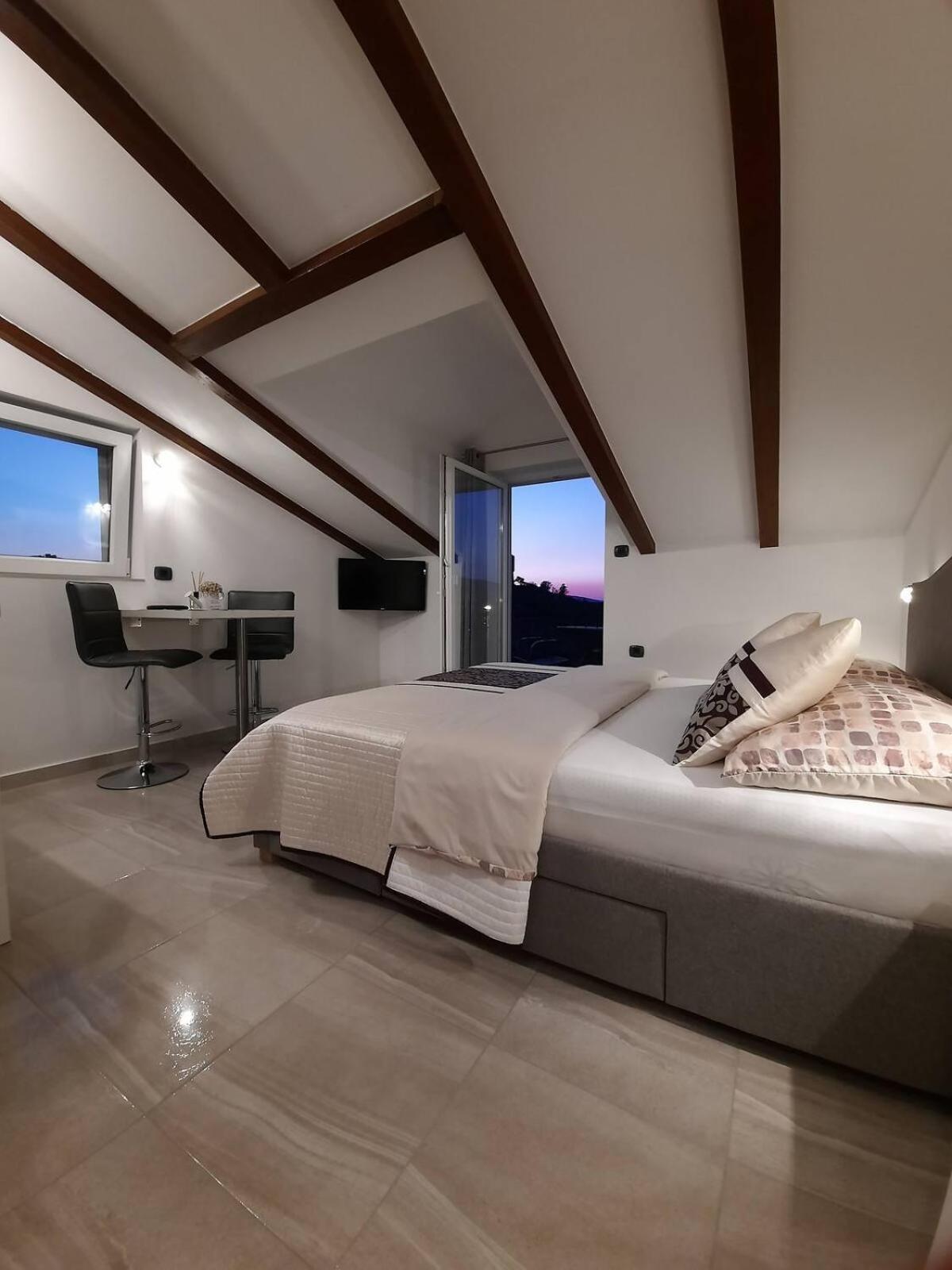 Apartments Prpic 1,Senj セニ エクステリア 写真