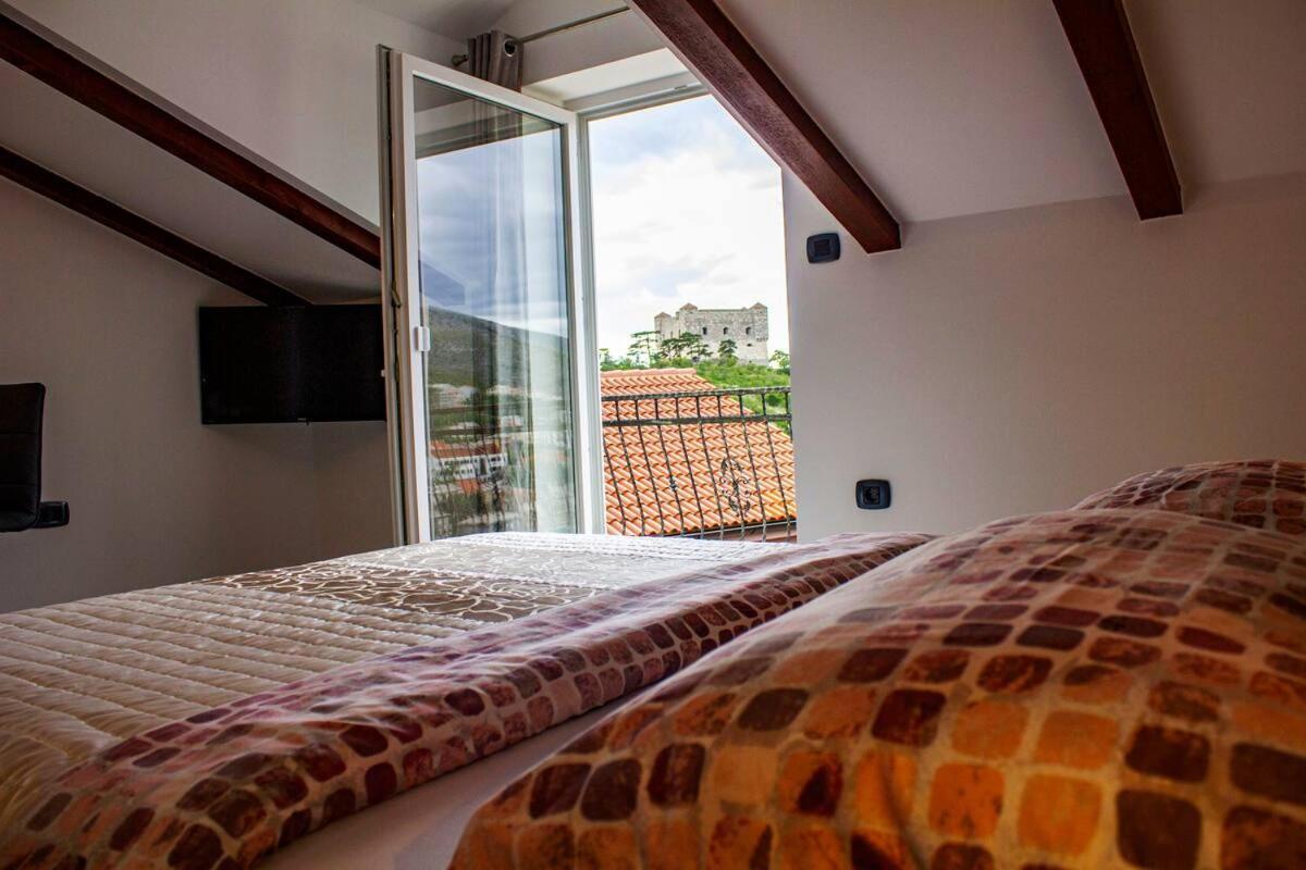 Apartments Prpic 1,Senj セニ エクステリア 写真